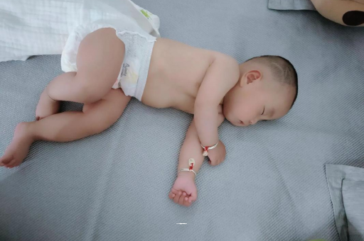 祁阳孕妇显怀早的原因